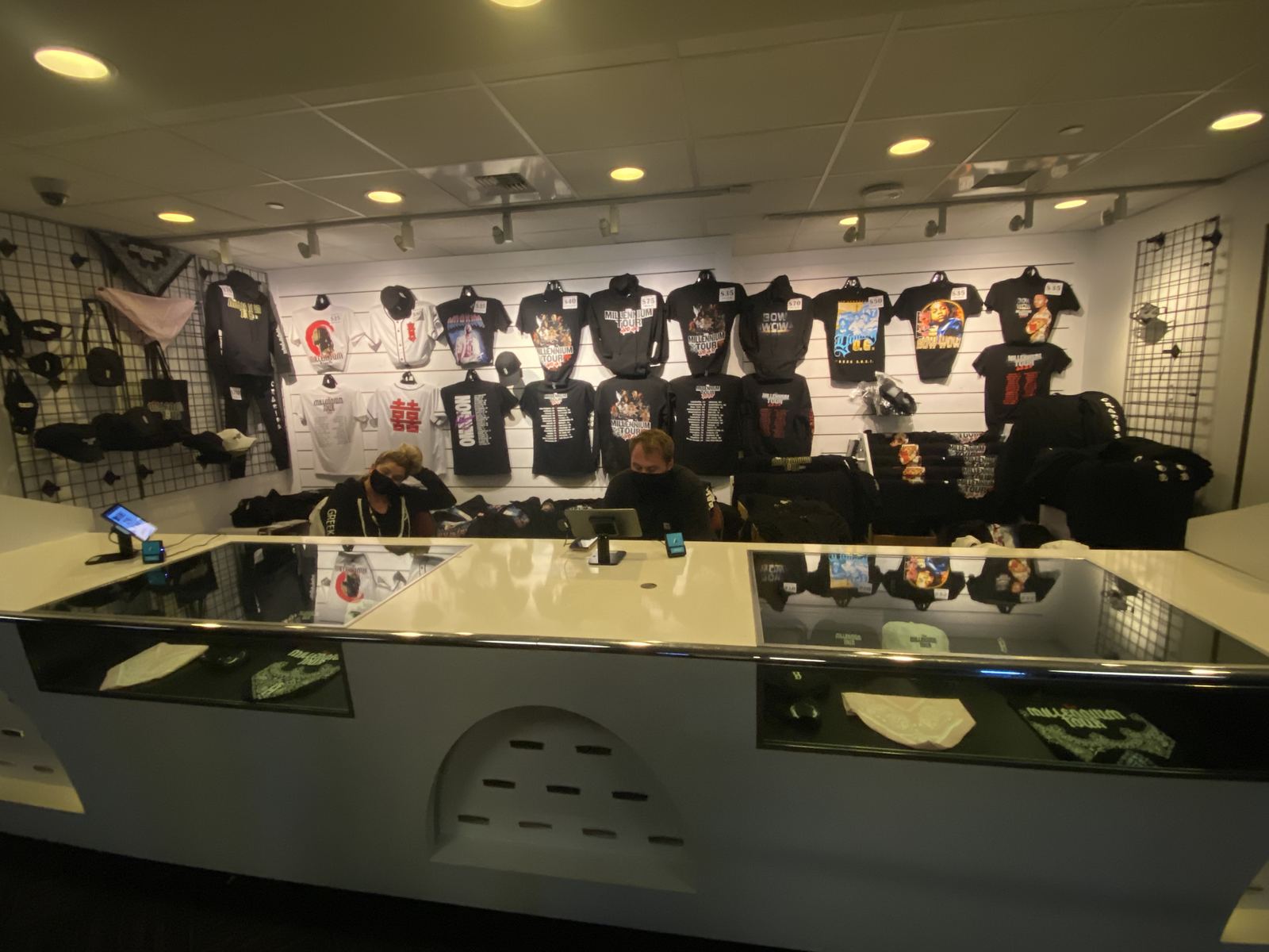 Omarion Millennium Tour merch booth