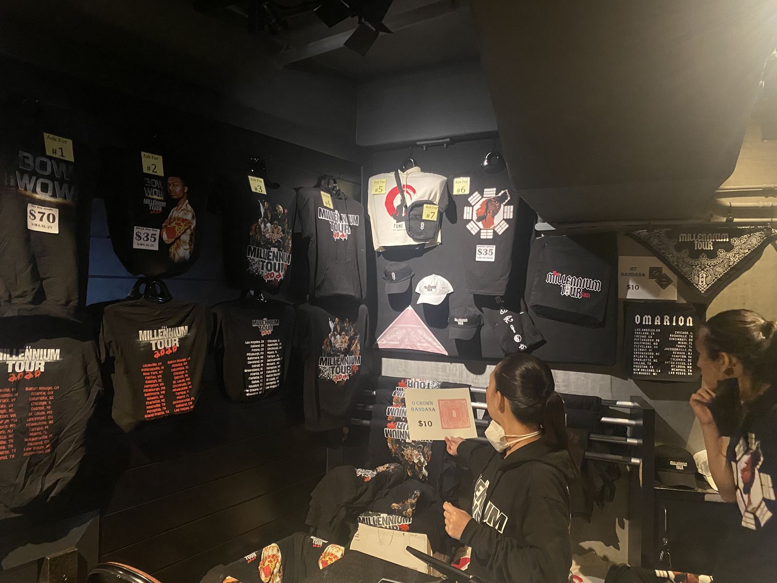Omarion Millennium Tour merch booth